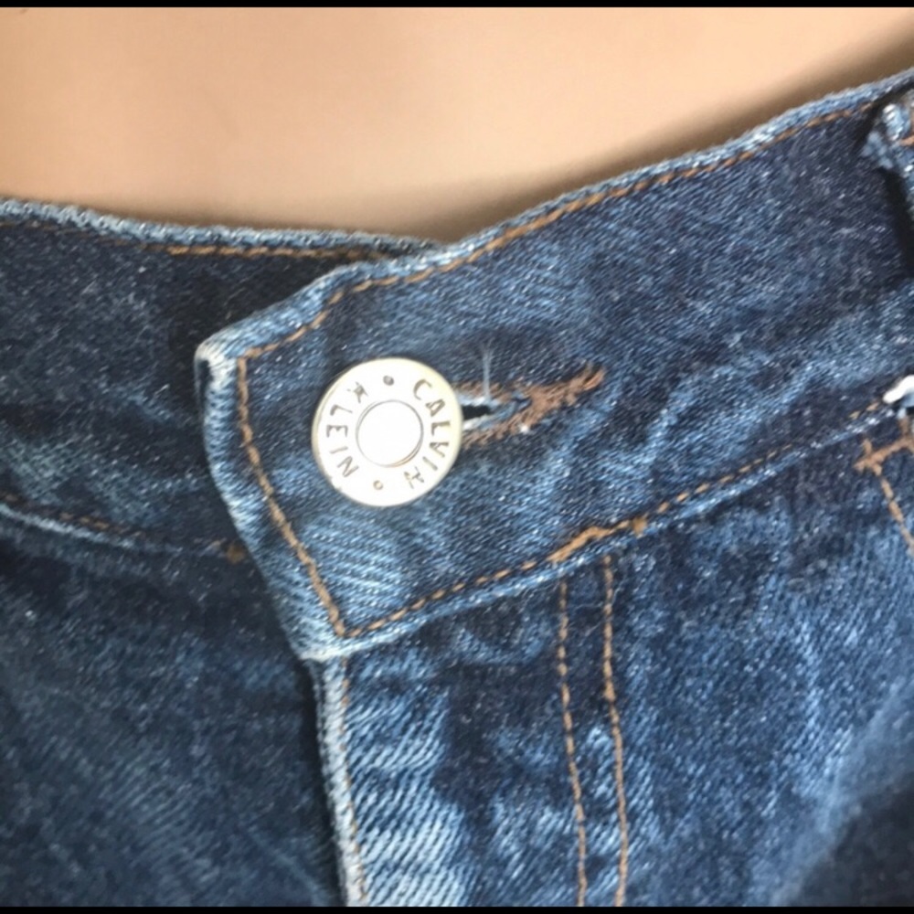 Calvin Klein Jean Skirt Size 7/8 Dark Blue Denim Cute Pocket Peace Sign Casual - Picture 7 of 8